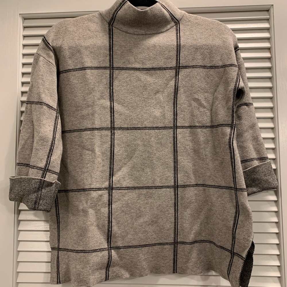 TAHARI SIZE SMALL BRAND NEW